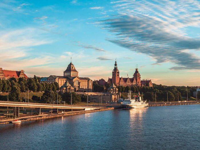 Wały Chrobrego w Szczecinie o poranku