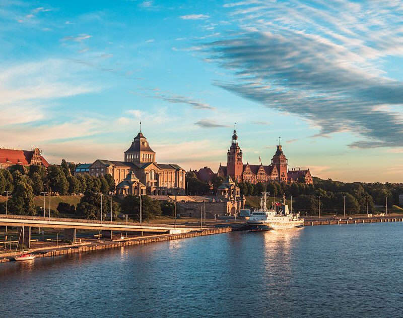 Wały Chrobrego w Szczecinie o poranku