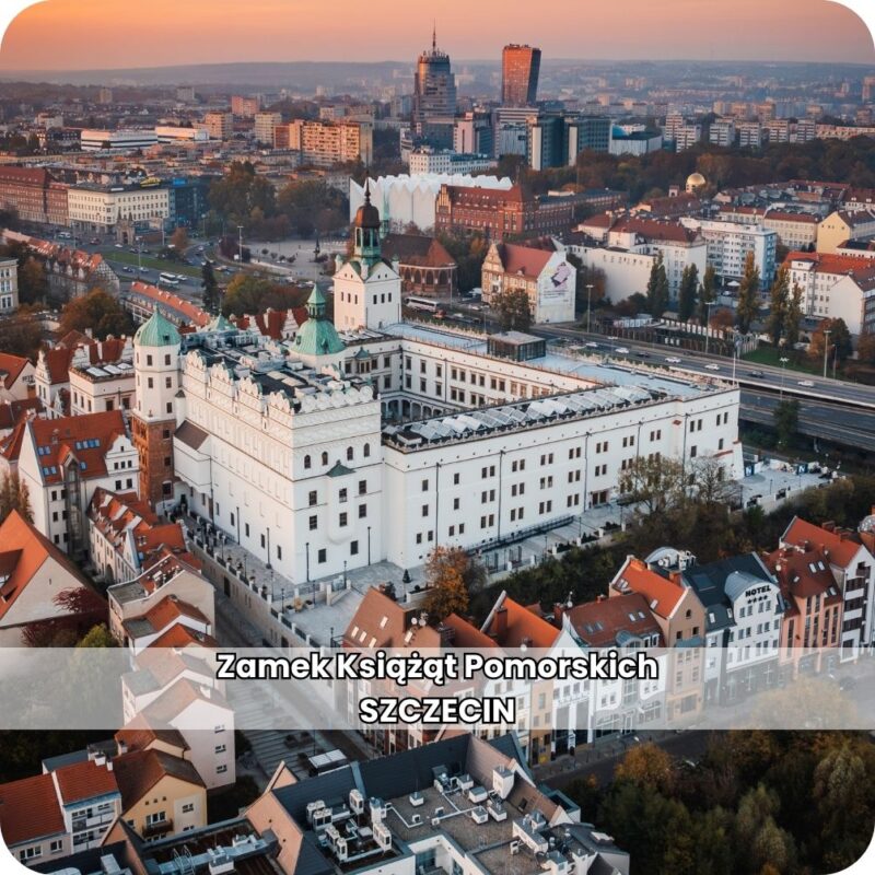 Drewniana podkładka pod kubek z motywem Zamku Książąt Pomorskich w Szczecinie.